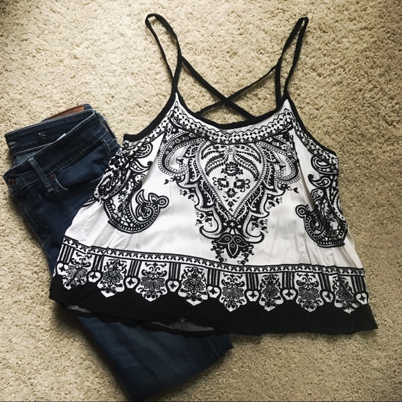 Black and White Flowy Tank Top - Picture 4 of 8